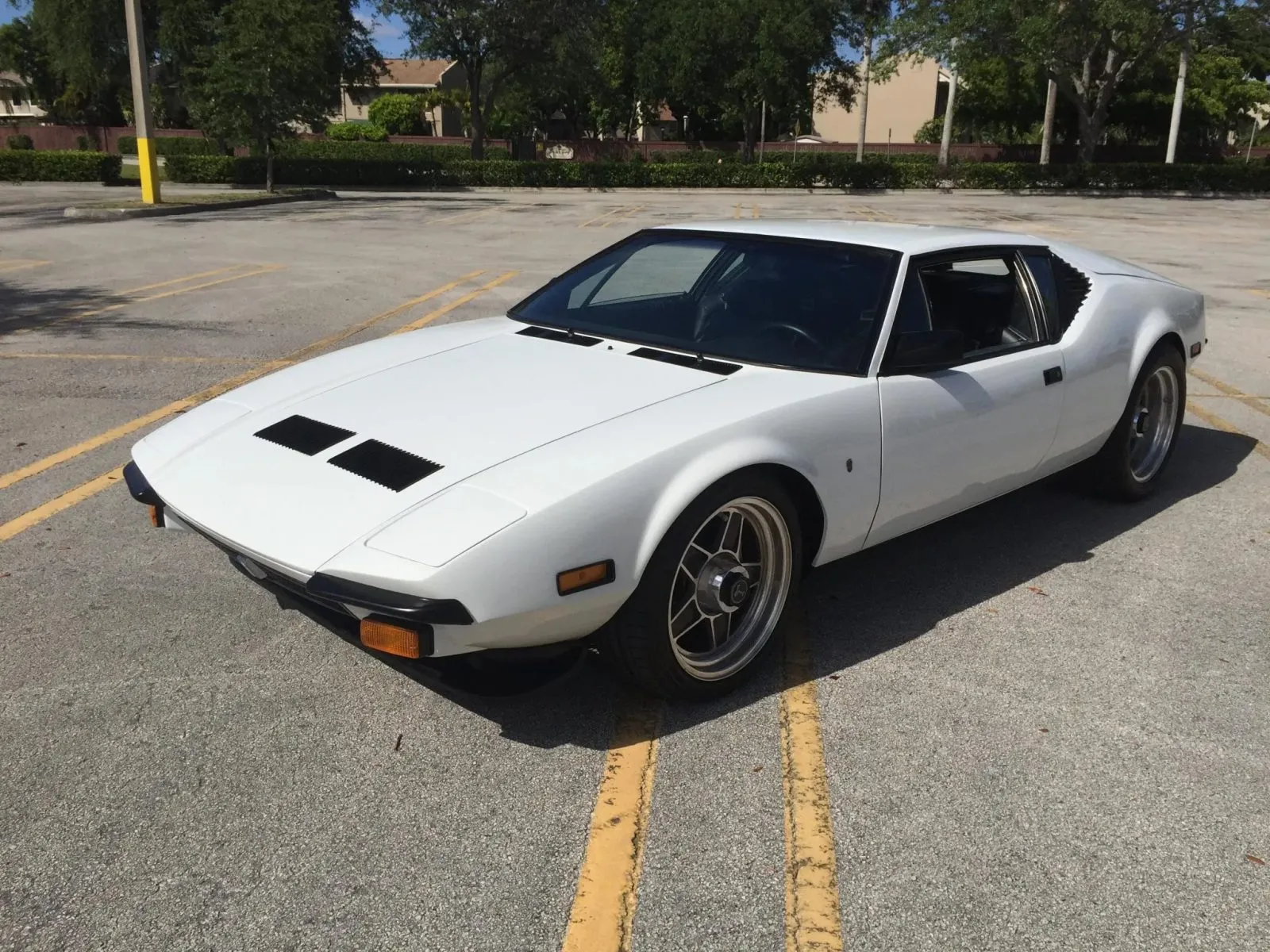 De Tomaso Pantera