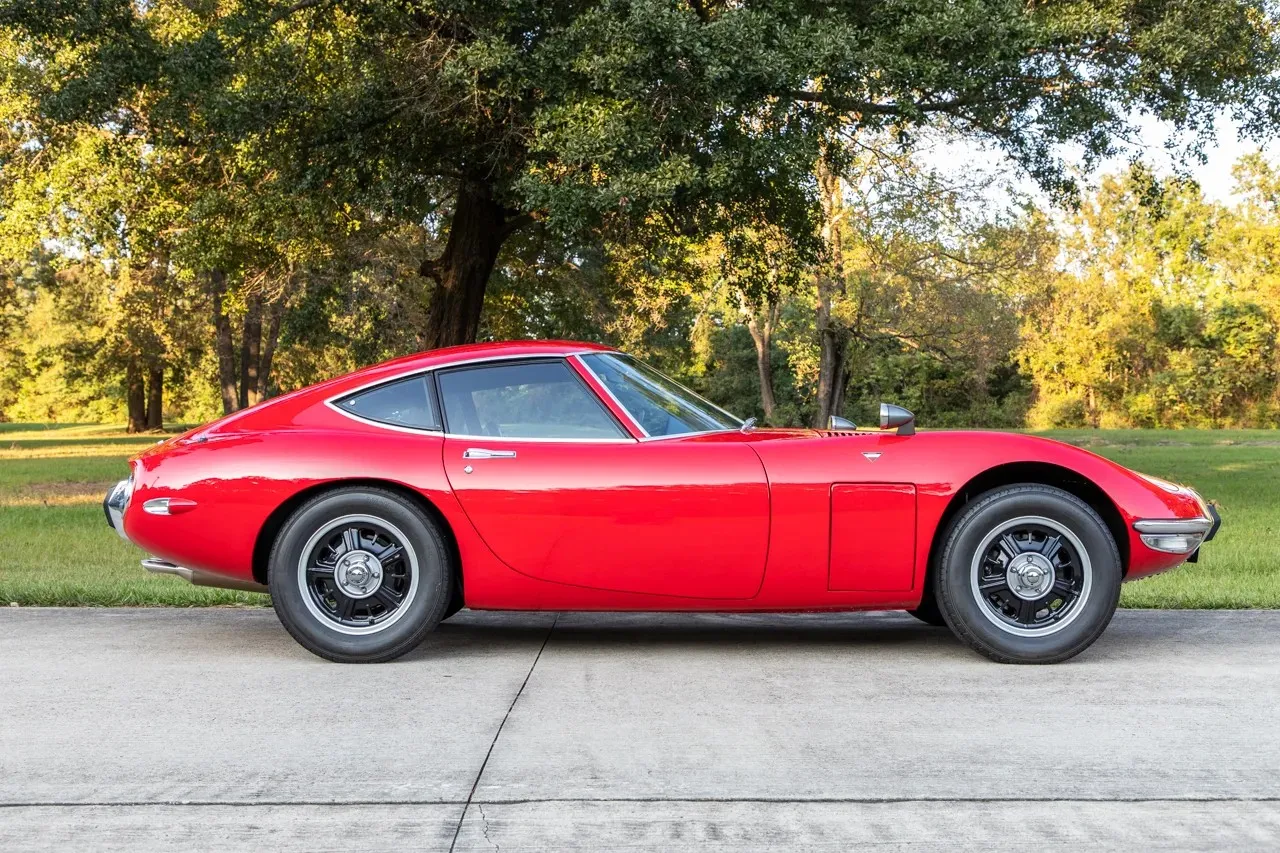 Toyota 2000GT