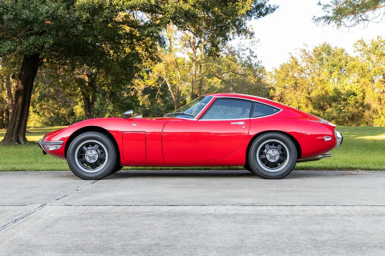 Toyota 2000GT