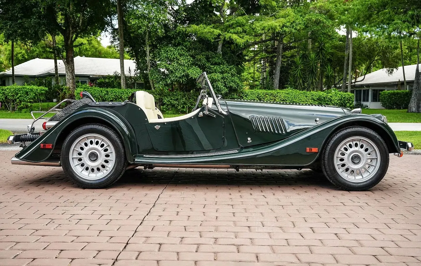 Morgan Plus 8