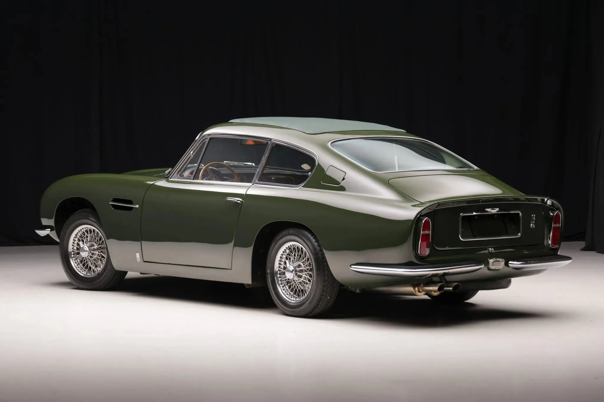 Aston Martin DB6