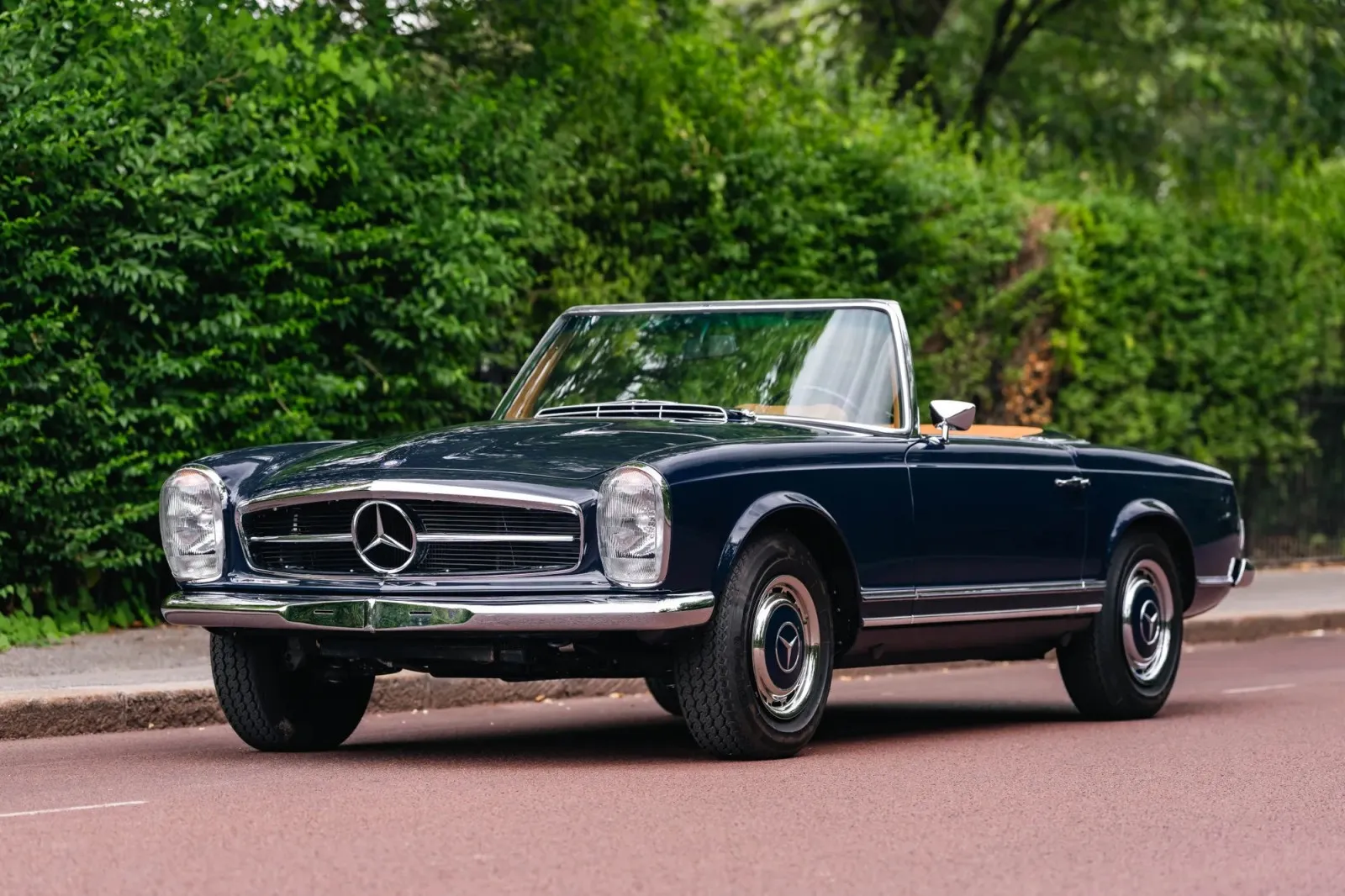 Mercedes-Benz 280SL