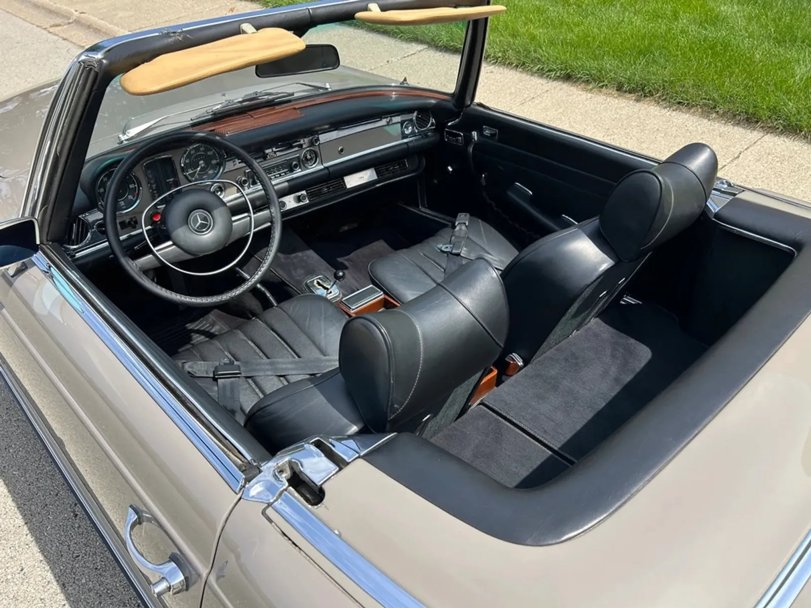 Mercedes-Benz 280SL
