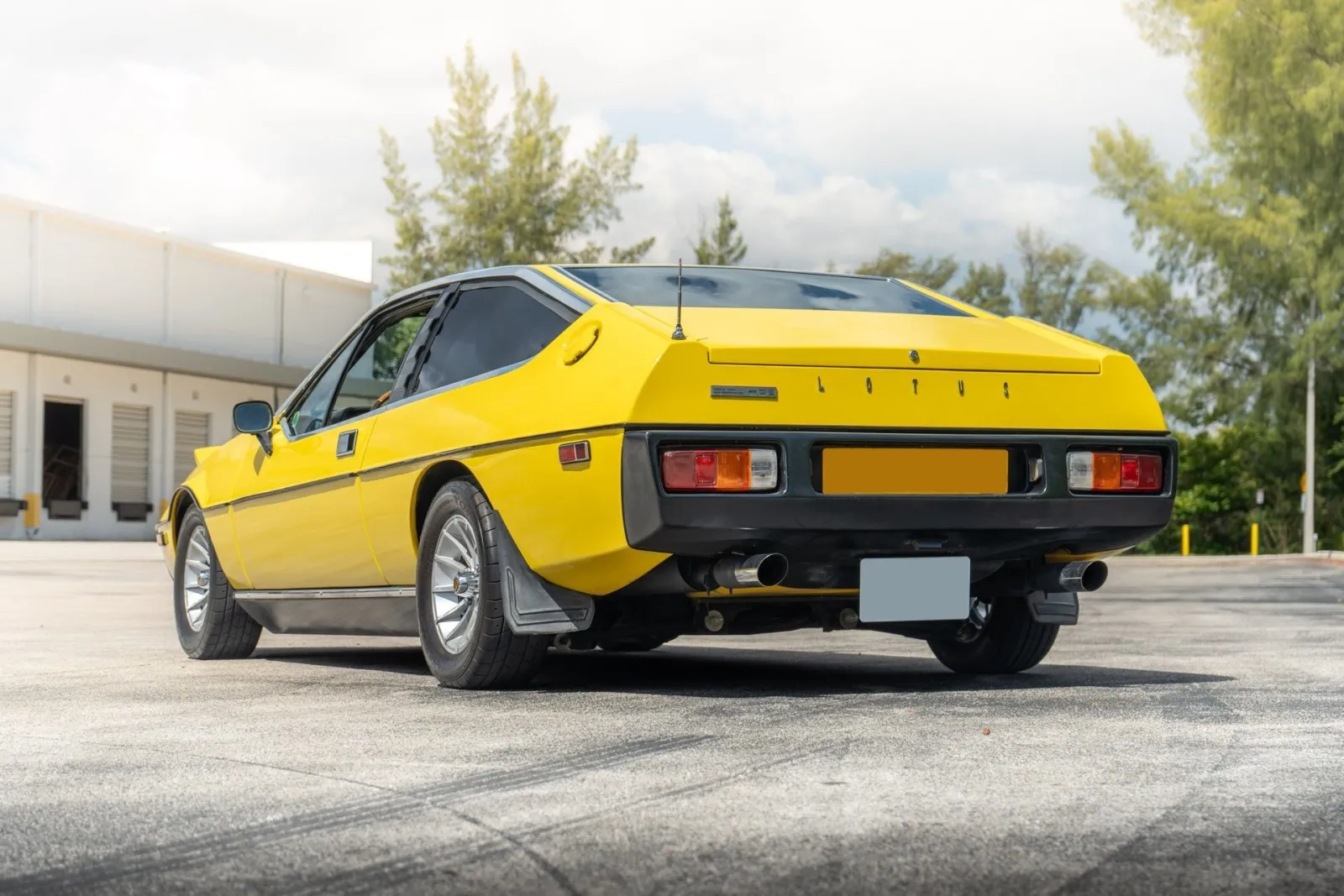 Lotus Eclat