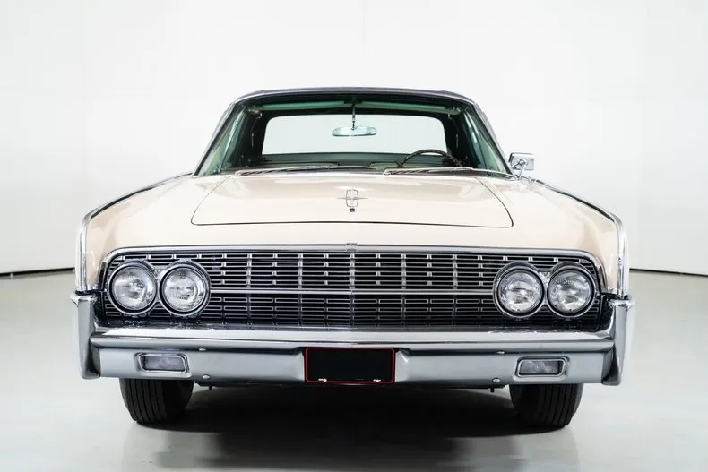 Lincoln Continental