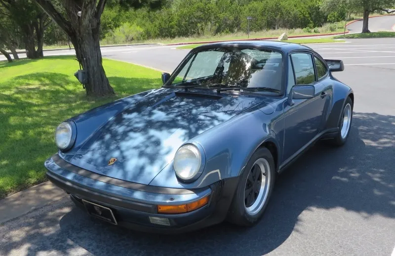 Porsche 930