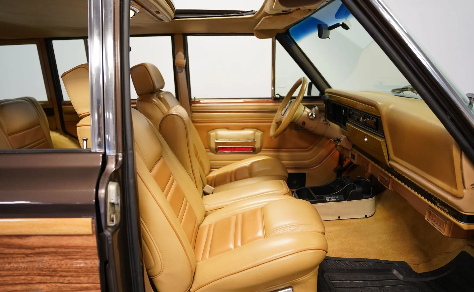 Jeep Grand Wagoneer