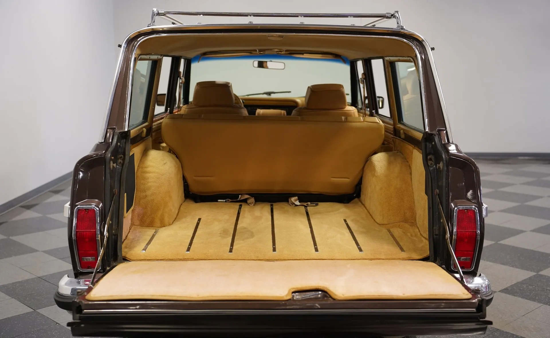 Jeep Grand Wagoneer