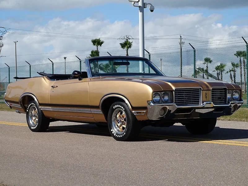 Oldsmobile Cutlass