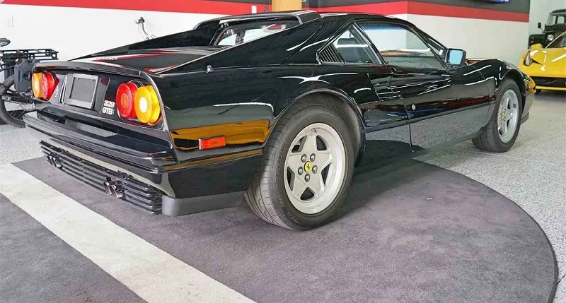 Ferrari 328
