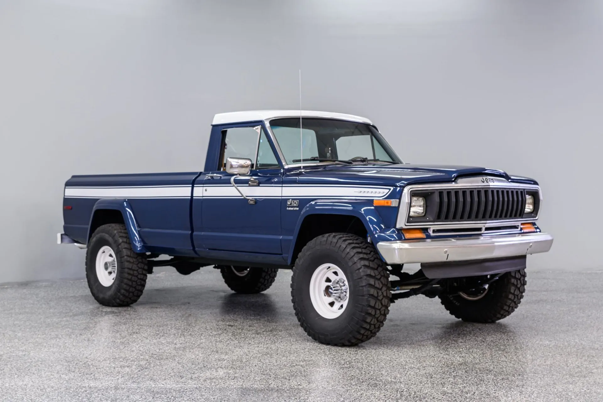 Jeep J-10