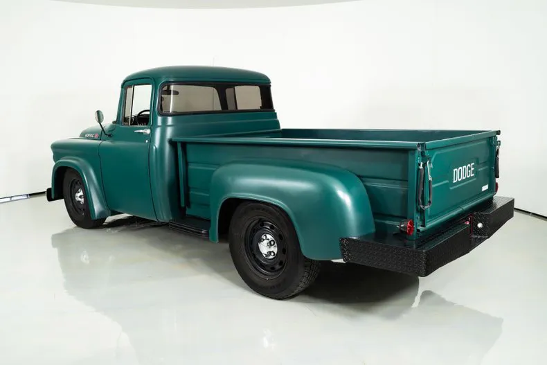 Dodge D100