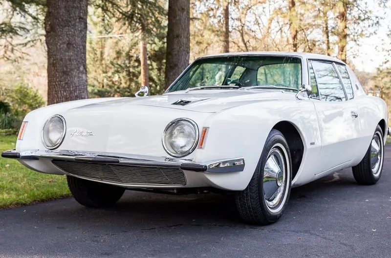 Studebaker Avanti