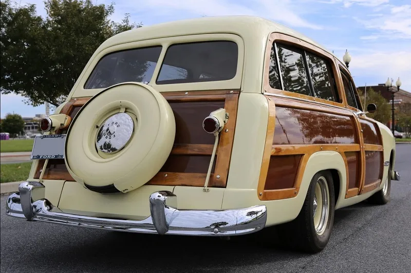 Ford Custom Woodie