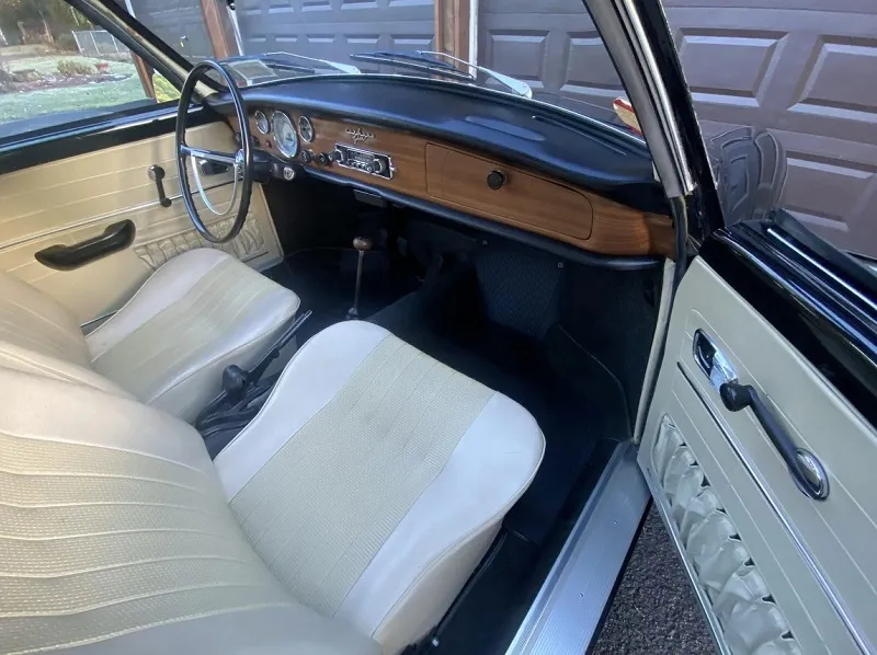 Volkswagen Karmann Ghia