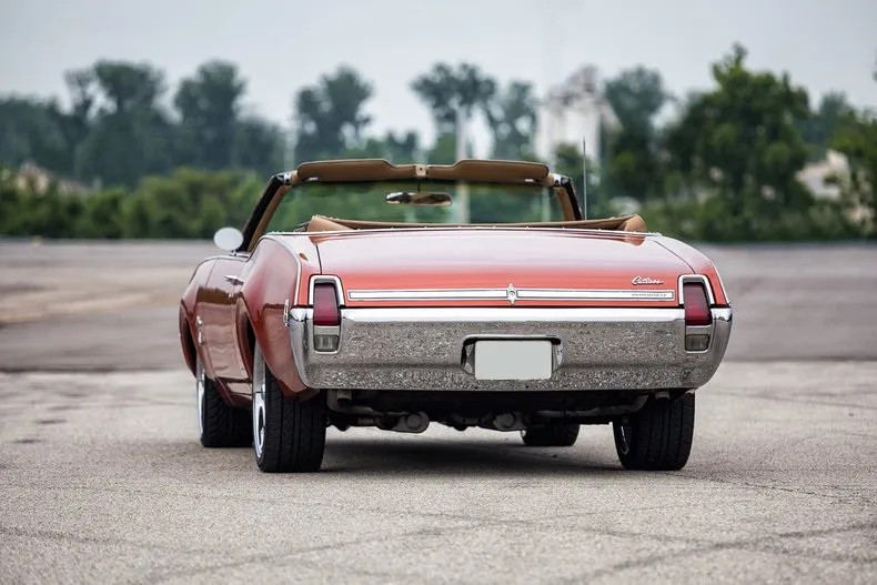 Oldsmobile Cutlass