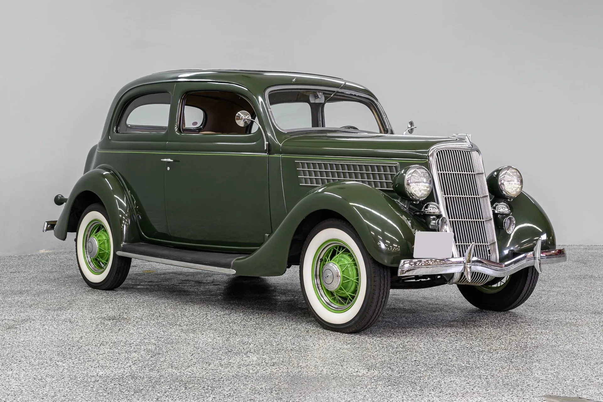 1935 Ford Model 48 Touring Sedan