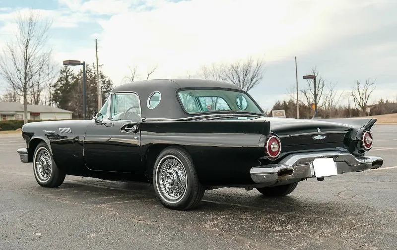 Ford Thunderbird