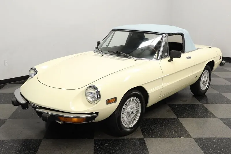 1974 Alfa Romeo 2000 Spider Veloce Series II