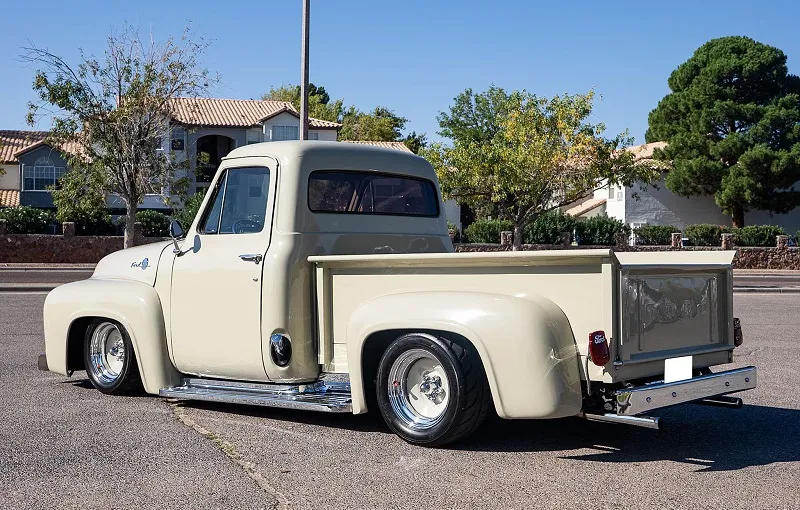 Ford F-100