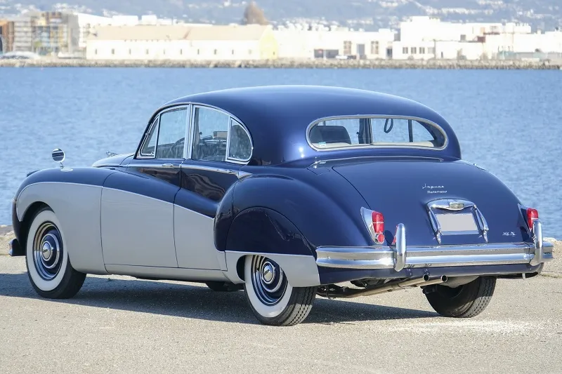 Jaguar MK IX