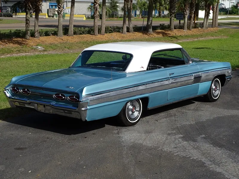 Oldsmobile Starfire