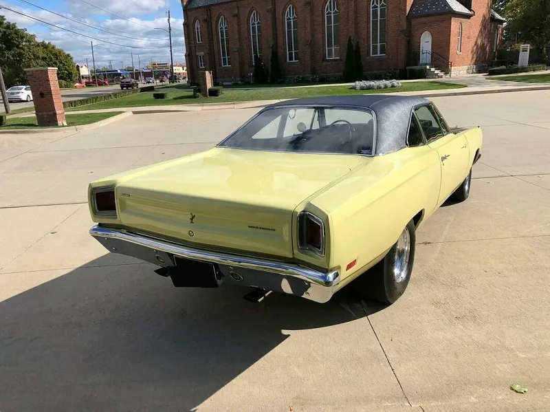 Plymouth Road Runner