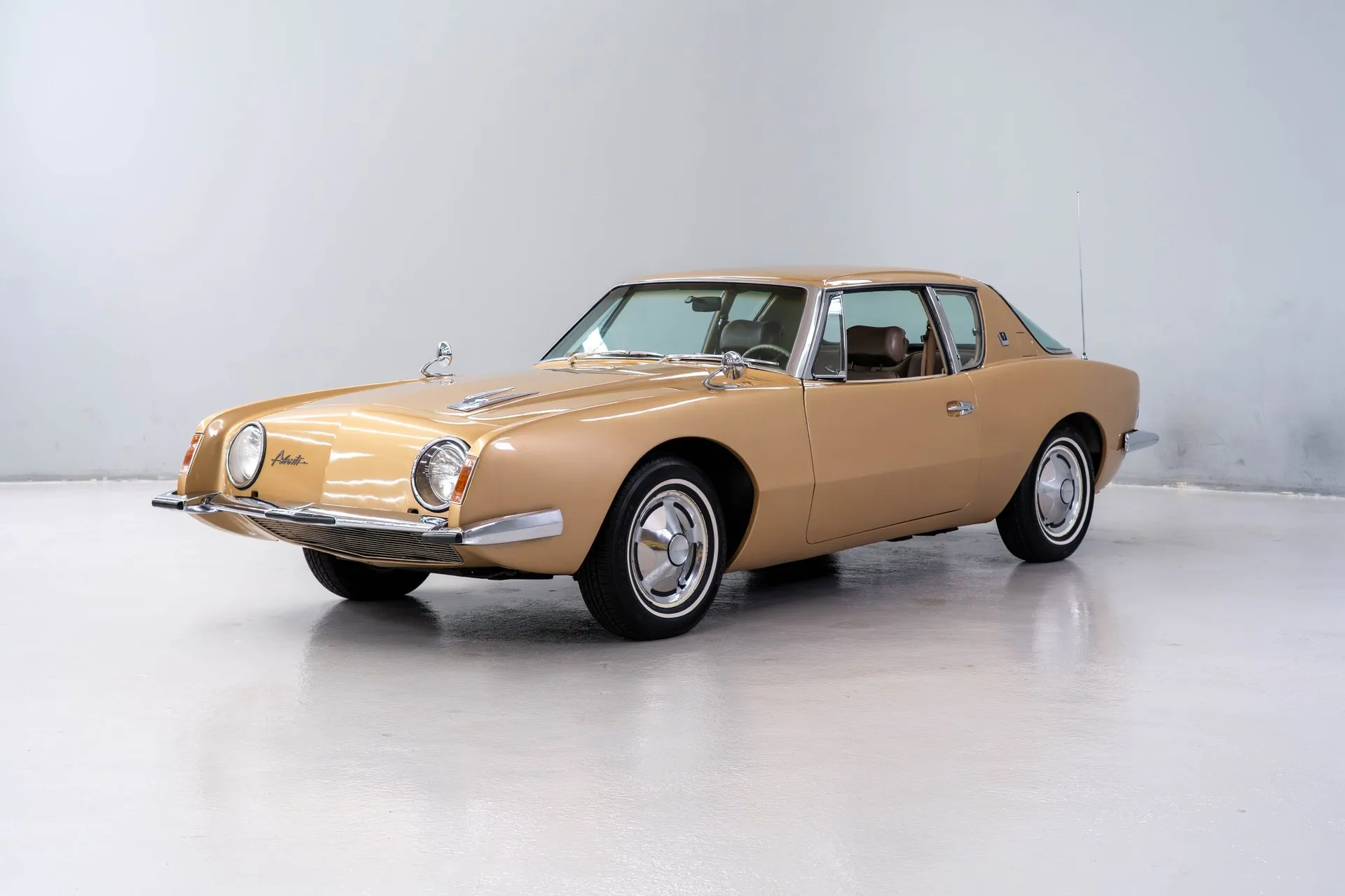 Studebaker Avanti