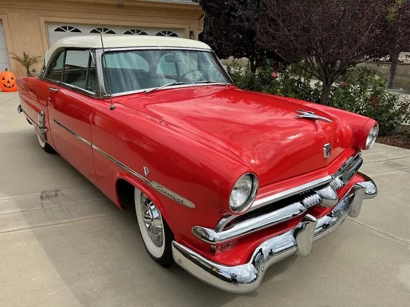 1953 Ford Crestline Victoria