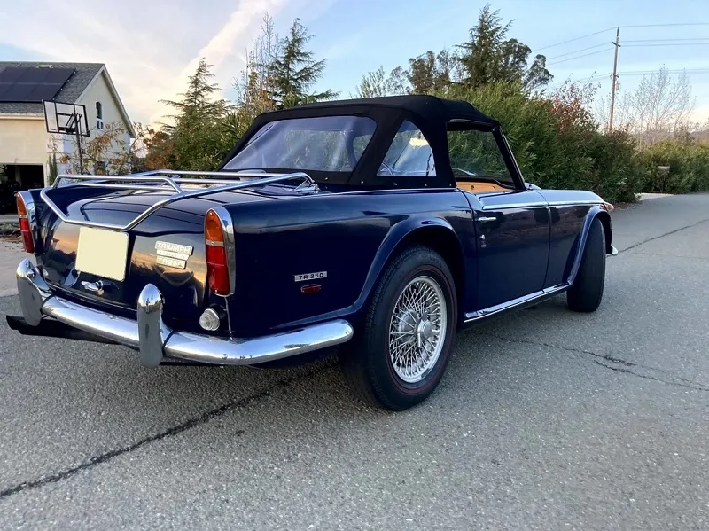 Triumph TR250