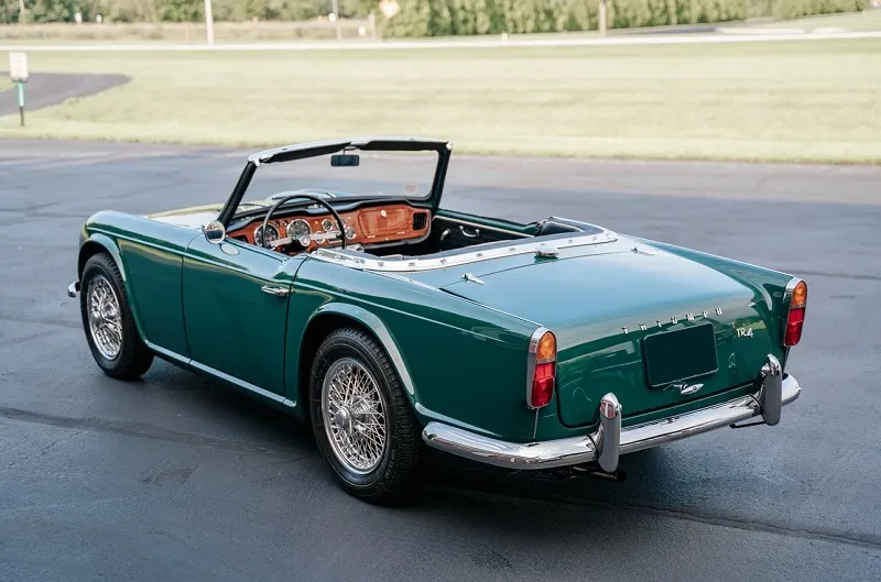 Triumph TR4