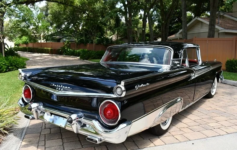 Ford Fairlane