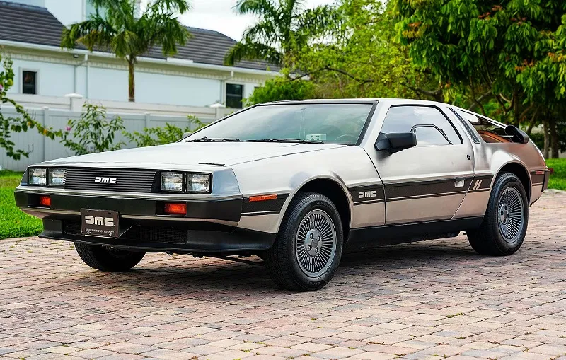DeLorean DMC-12