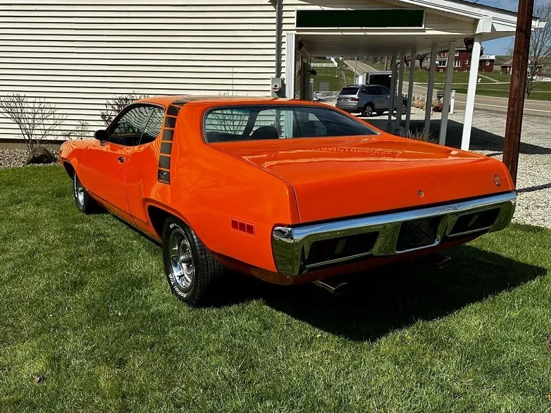 Plymouth Satellite
