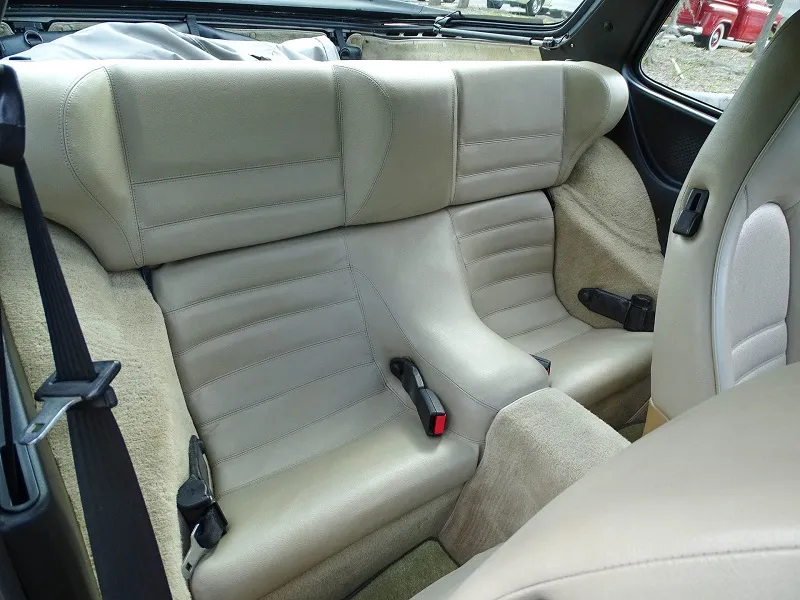Porsche 944