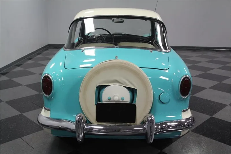 Nash Metropolitan