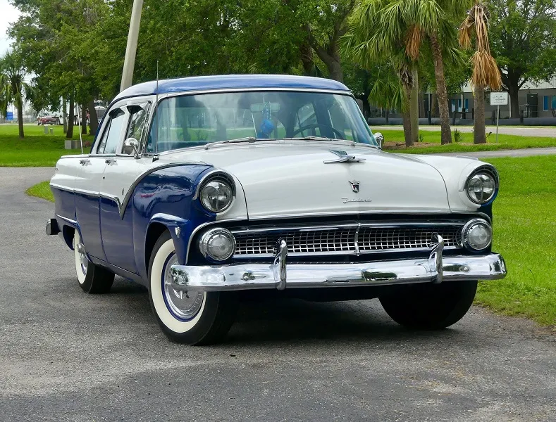 Ford Fairlane