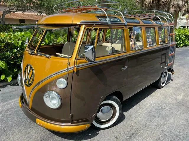 1973 Volkswagen Bus/Vanagon Deluxe Samba