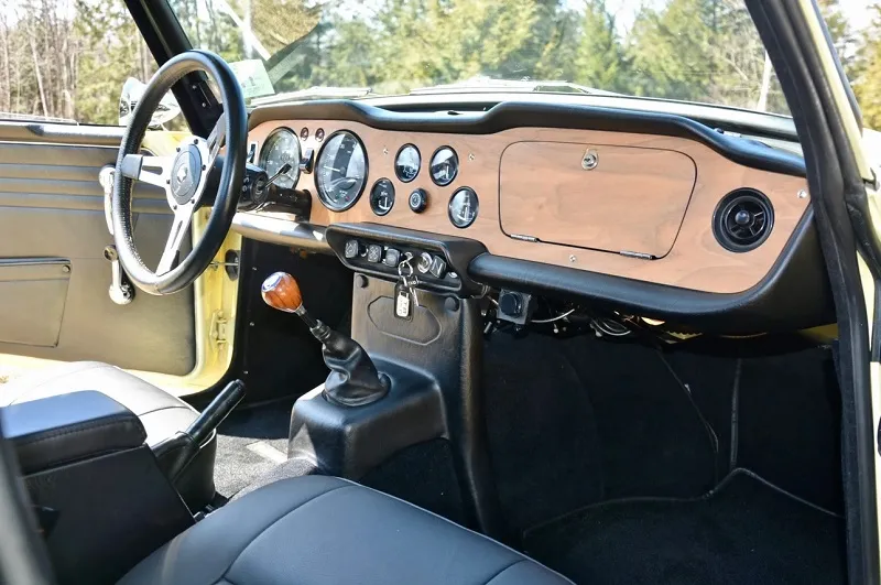 Triumph TR250