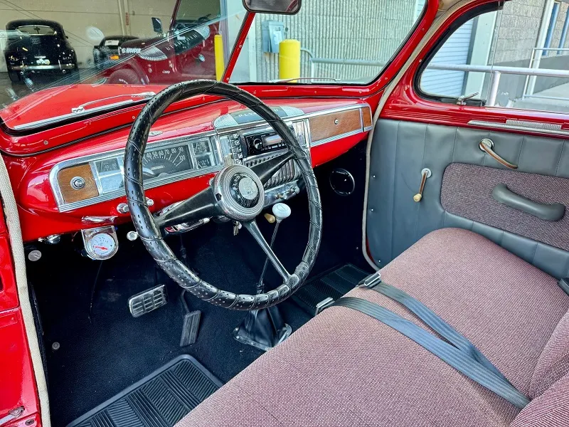 Plymouth Deluxe