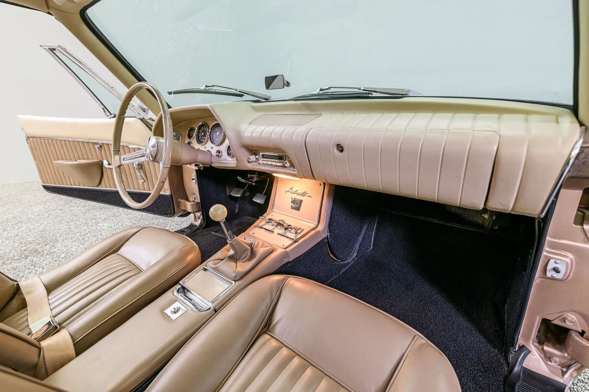 Studebaker Avanti