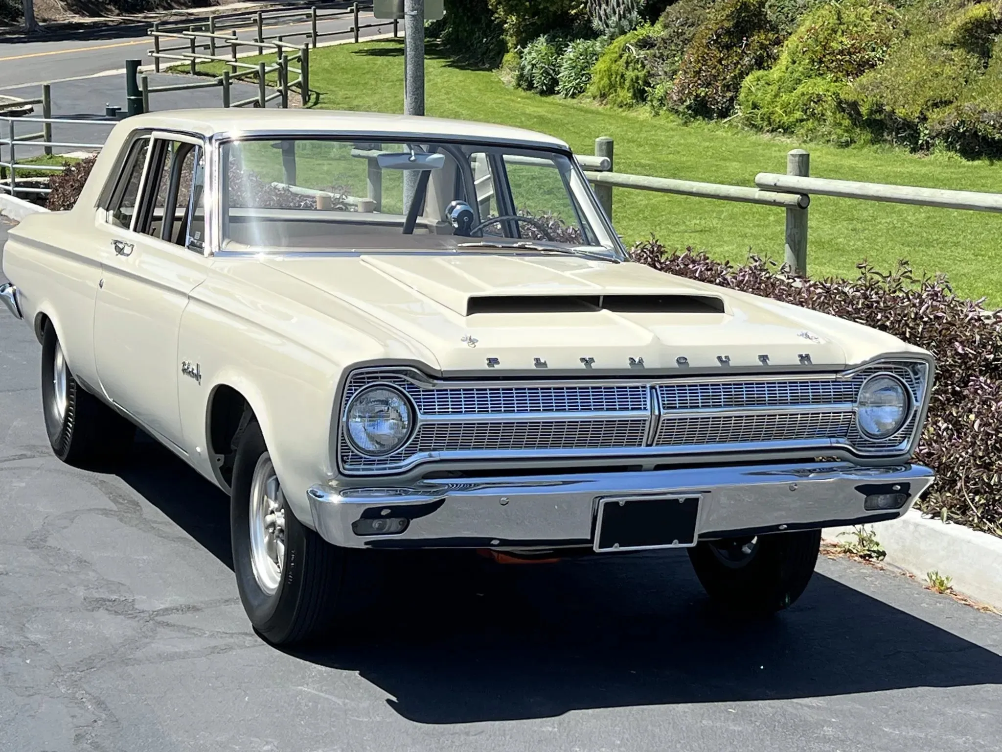 Plymouth Belvedere