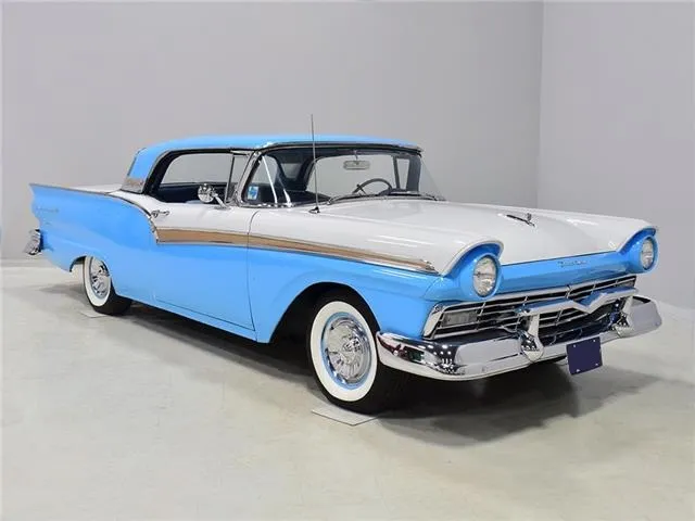 Ford Fairlane Skyliner